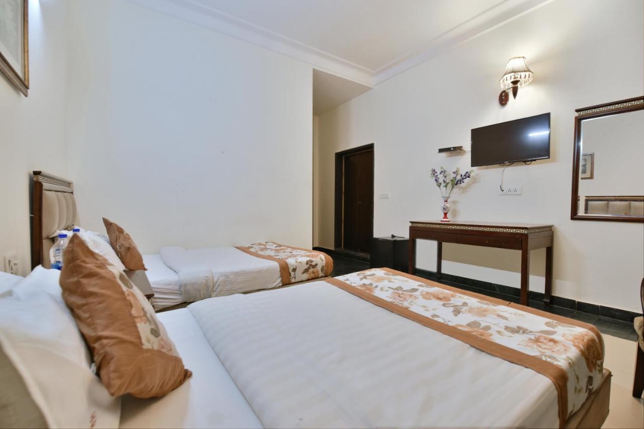Hotel Revels By A1Rooms Nova Deli Exterior foto